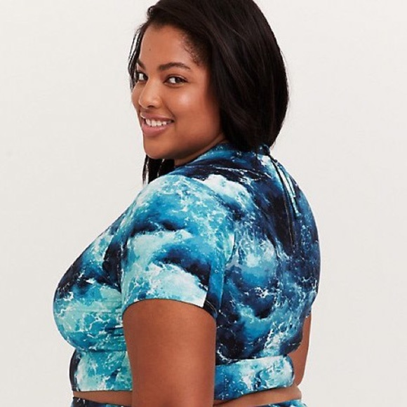 TORRID Blue Ocean swim top rash guard, 4X. - Picture 4 of 10